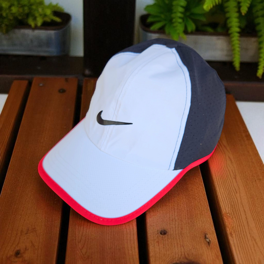 Casquette Nike blanc & rouge